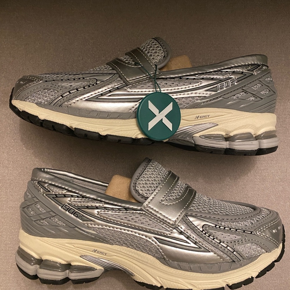 AUTHENTIC Women’s New Balance 1906L